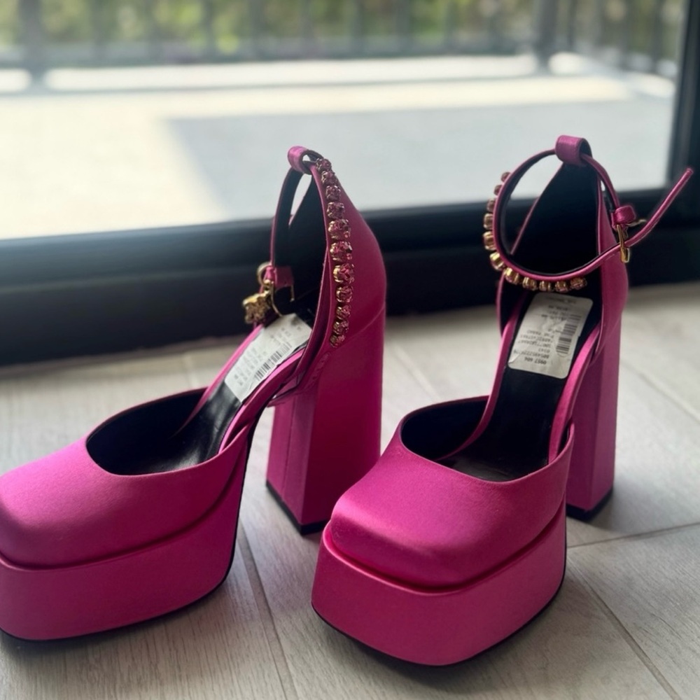 Versace pink Medusa